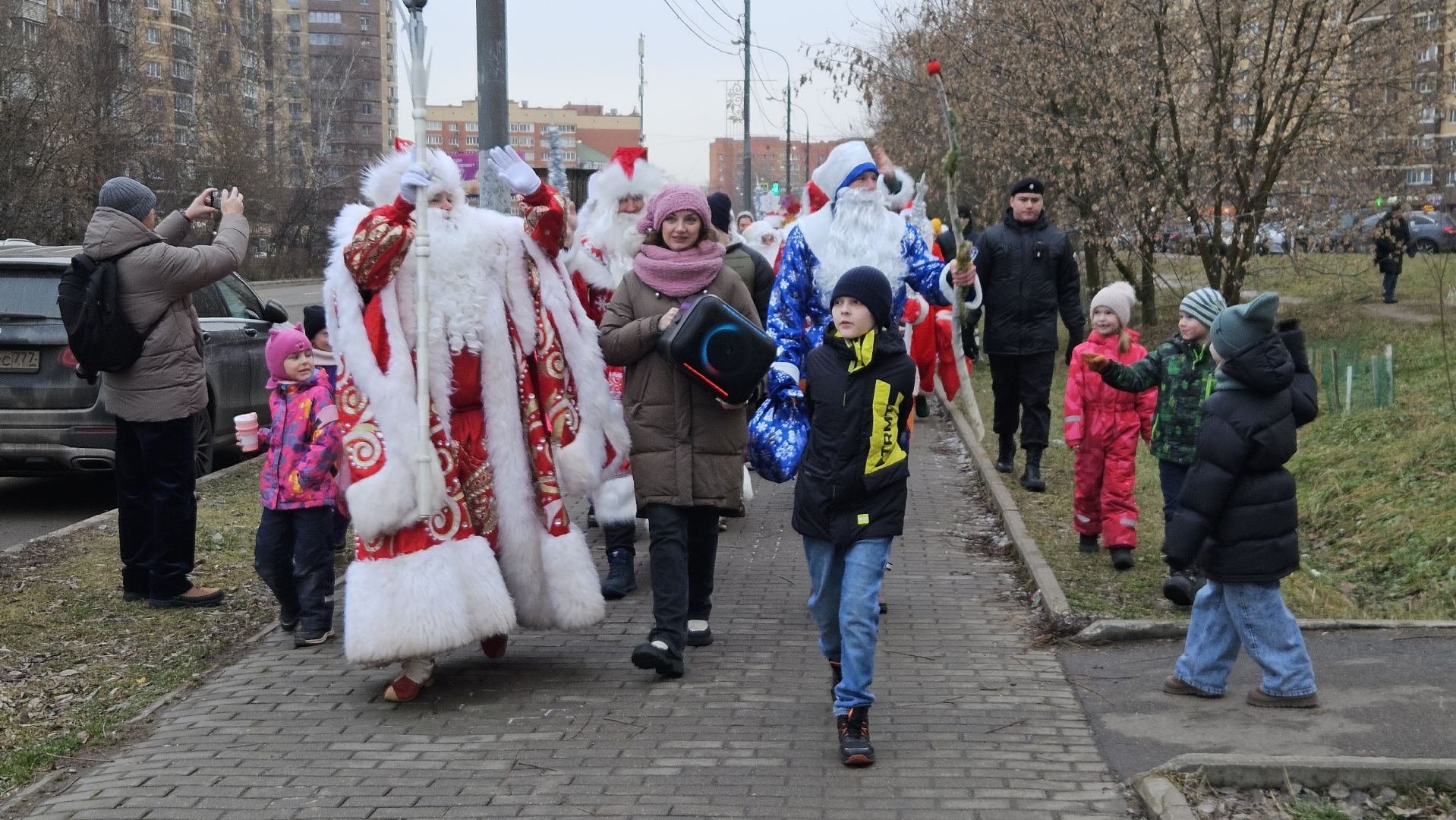 площадь собина, центральный парк победы, дед мороз, фестиваль про_морозов, шествие дедов морозов, долгопрудный,