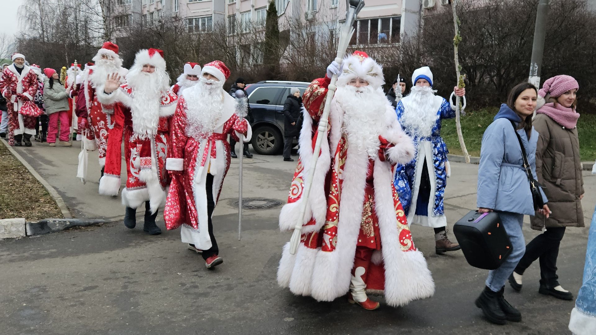 площадь собина, центральный парк победы, дед мороз, фестиваль про_морозов, шествие дедов морозов, долгопрудный,