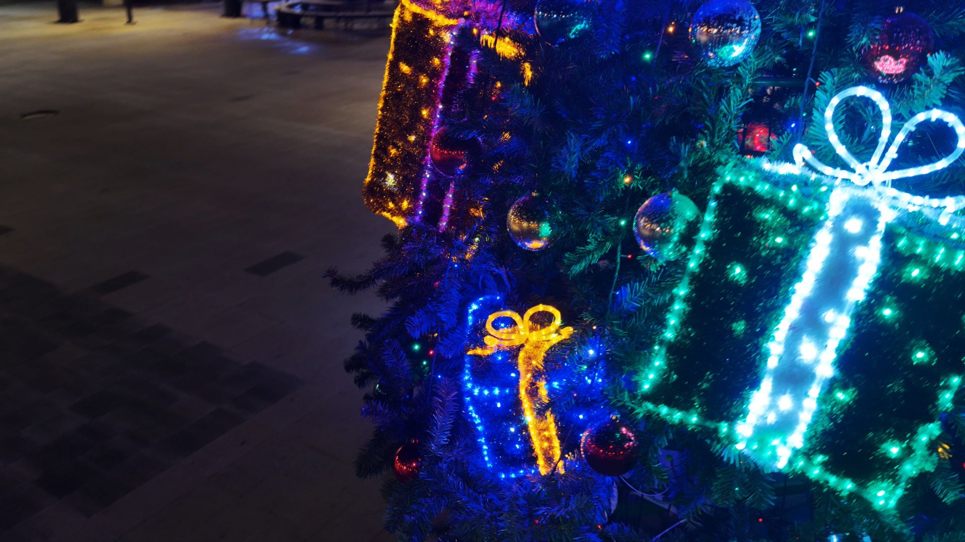 видео с коптера, елка в парке 30-летия Победы в Орехово-Зуеве , новый год в подмосковье,