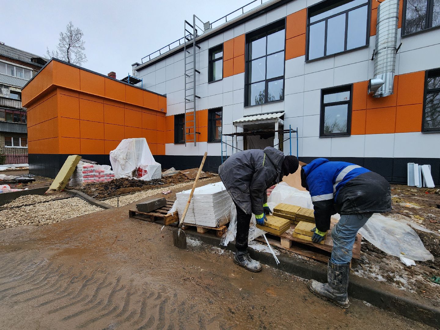 чехов,детский сад, дошкольное отделение, лицей 4,  капитальный ремонт, капремонт здания, благоустройство территории, новые павильоны, теневые навесы, беседки, детские площадки, игровые зоны, качели горки карусели, мини-футбол, пешеходные дорожки, столбы освещения, проходы и проезды, входные группы, госпрограмма московской области, капремонт социальных объектов,