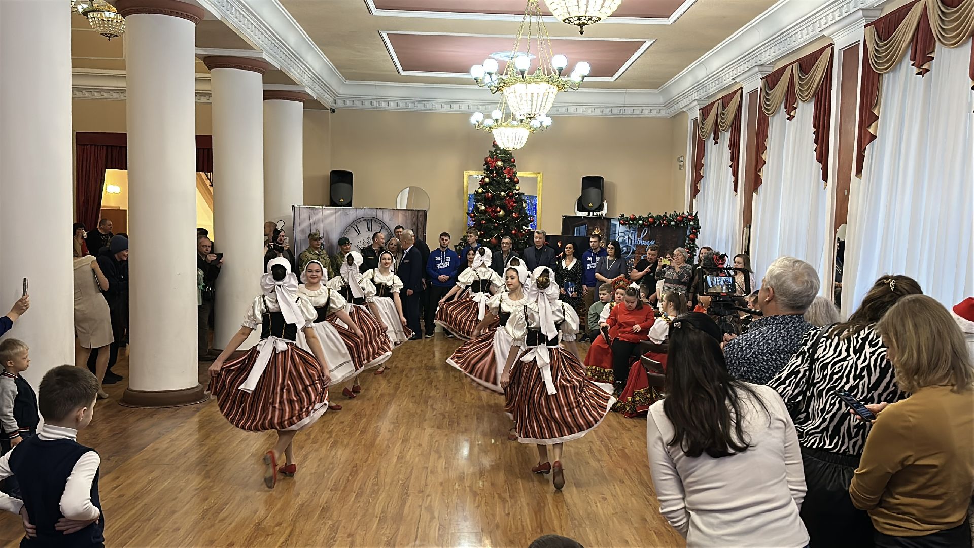 дети с особенностями развития, пушкино, пушкинский городской округ, елка для детей,