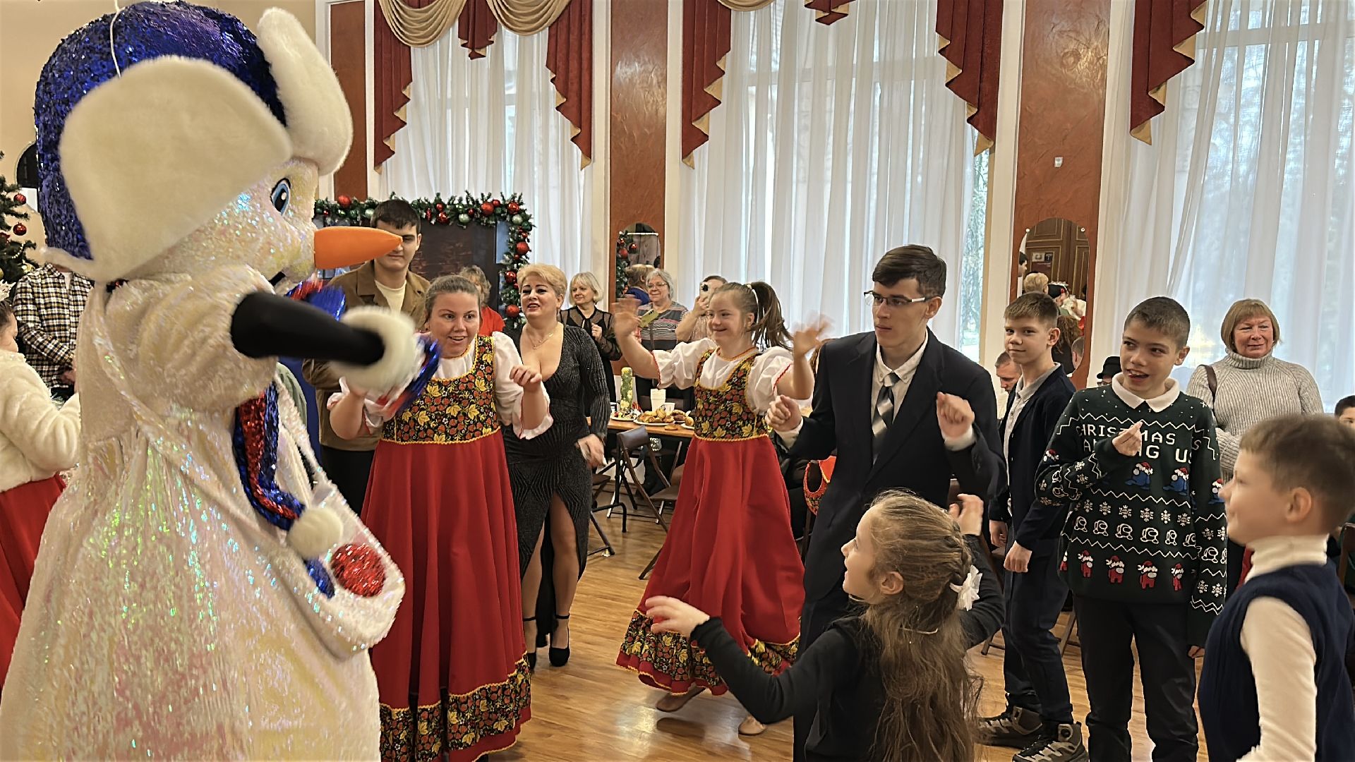 дети с особенностями развития, пушкино, пушкинский городской округ, елка для детей,