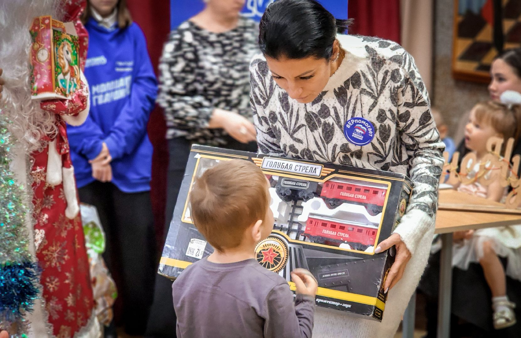 дети, благотворительная новогодняя акция , елка желаний в бронницах, комиссия по делам несовершеннолетних ,