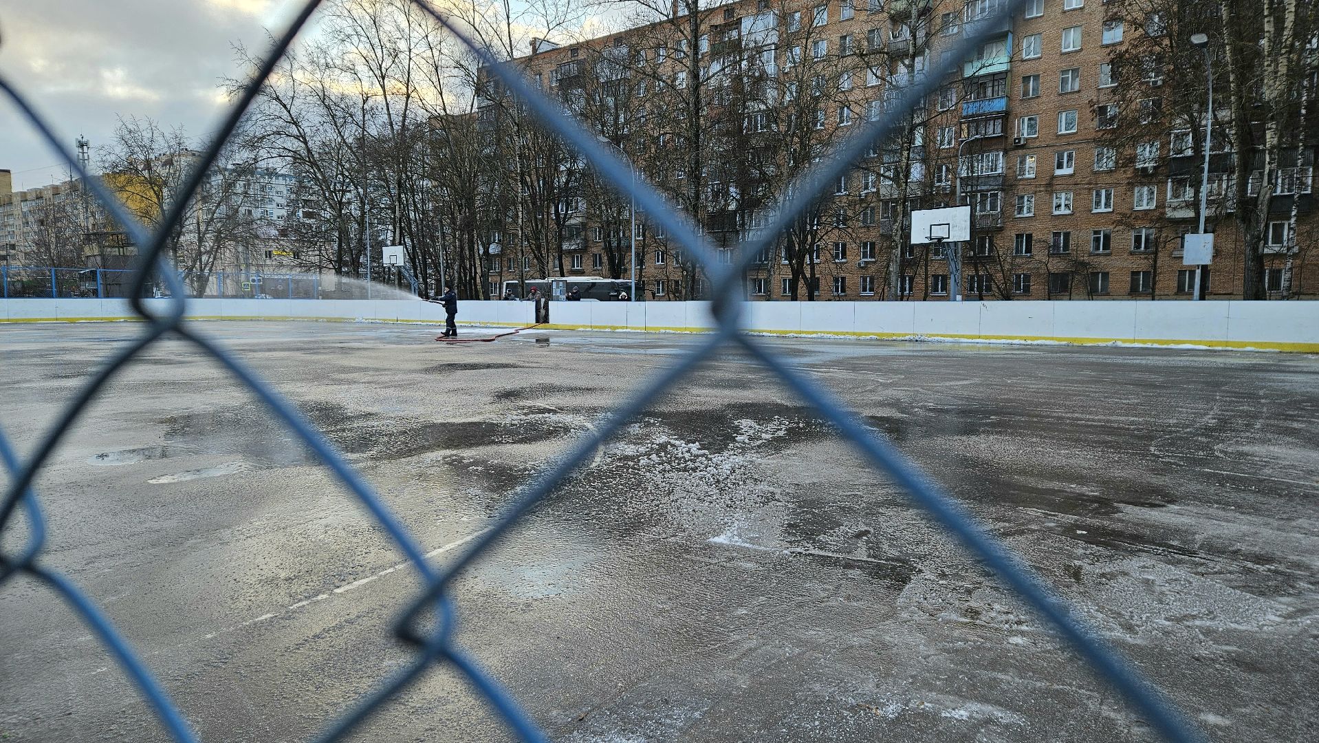 долгопрудный,  лед, ледовый каток, зима в подмосковье, зима в подмосковье 2025, центральный парк победы,