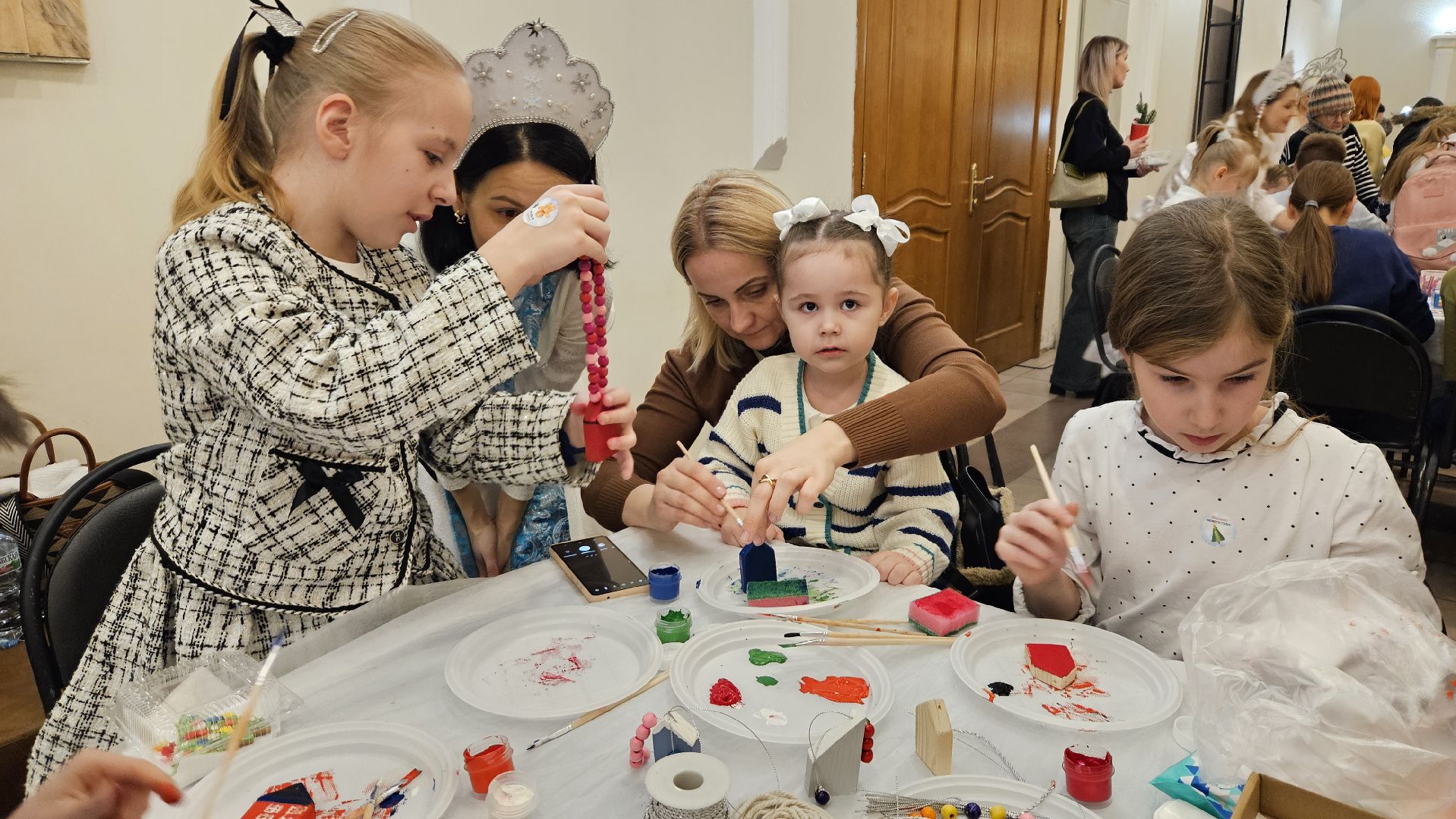 долгопрудный, елка главы, елка главы округа, сво,  дети, дети участников сво, новый год,дк вперед, новогодний праздник для детей,