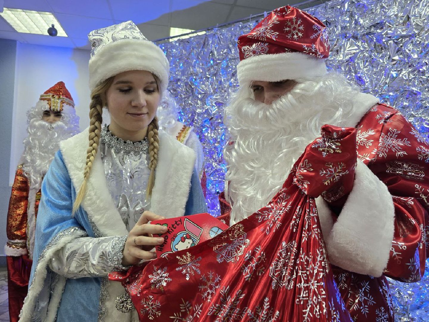 можайск, можайский муниципальный округ, подмосковье, новый год в каждый дом, благотворительная акция, праздник, многодетные семьи, семьи в трудной жизненной ситуации, волонтеры , волонтеры можайска,