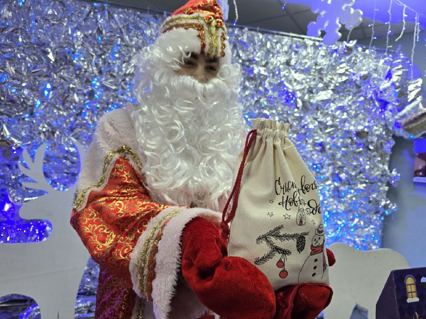 можайск, можайский муниципальный округ, подмосковье, новый год в каждый дом, благотворительная акция, праздник, многодетные семьи, семьи в трудной жизненной ситуации, волонтеры , волонтеры можайска,