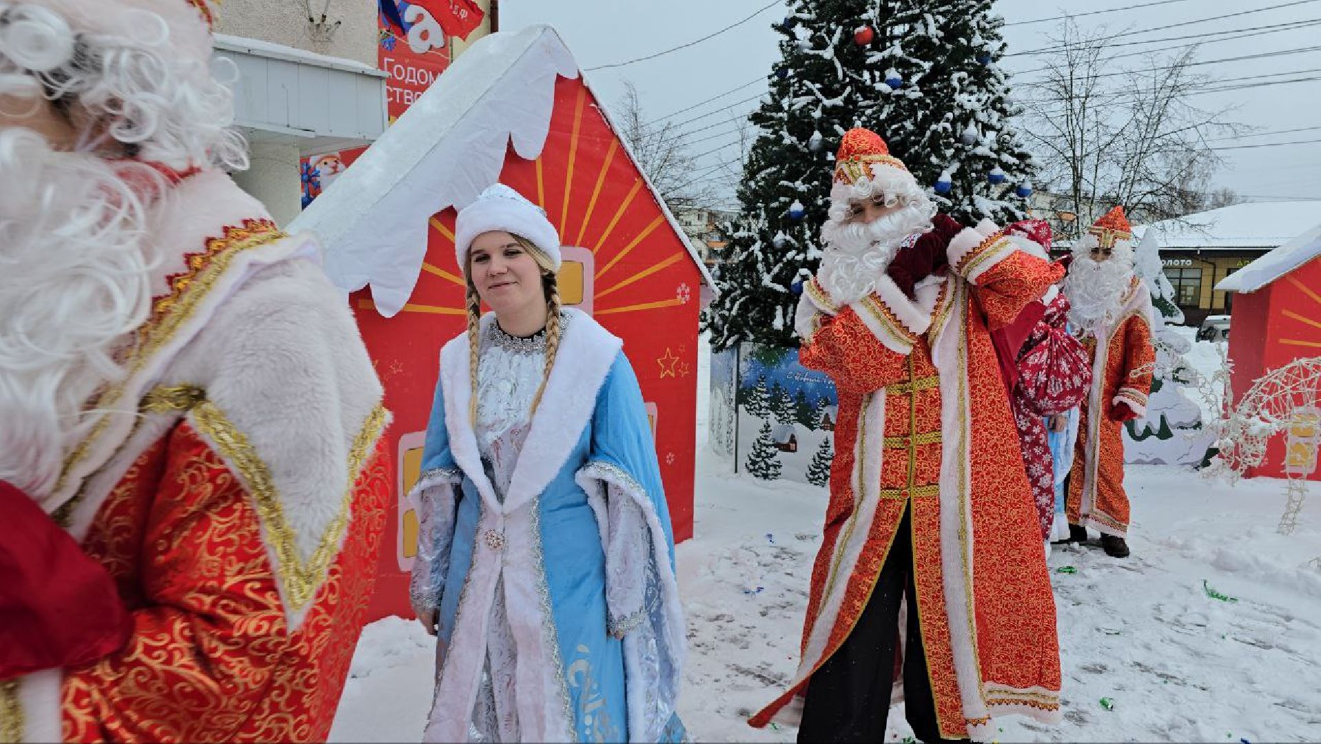 можайск, можайский муниципальный округ, подмосковье, новый год в каждый дом, благотворительная акция, праздник, многодетные семьи, семьи в трудной жизненной ситуации, волонтеры , волонтеры можайска,