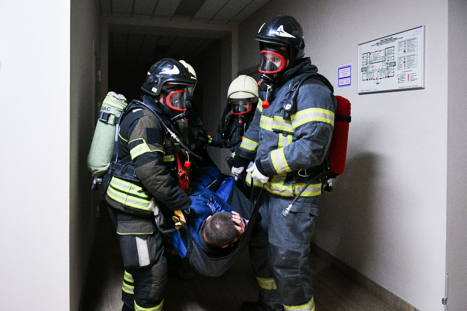 пожар, спасатели, эвакуация,