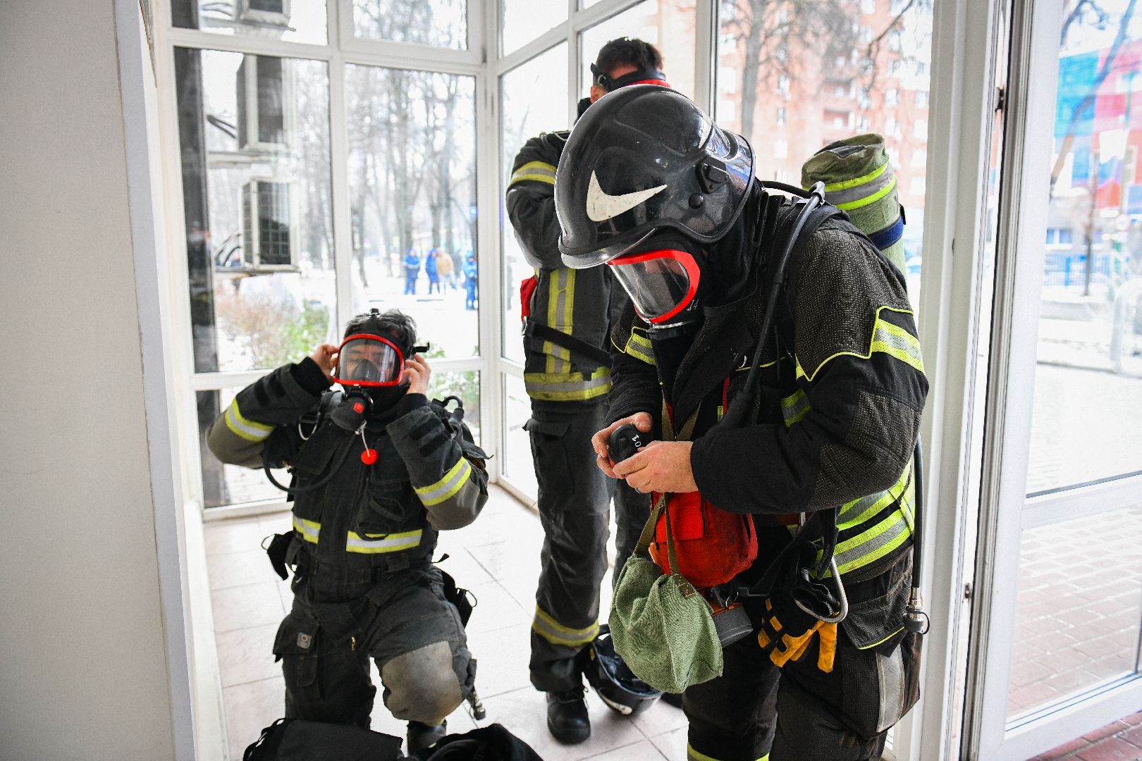 пожар, спасатели, эвакуация,