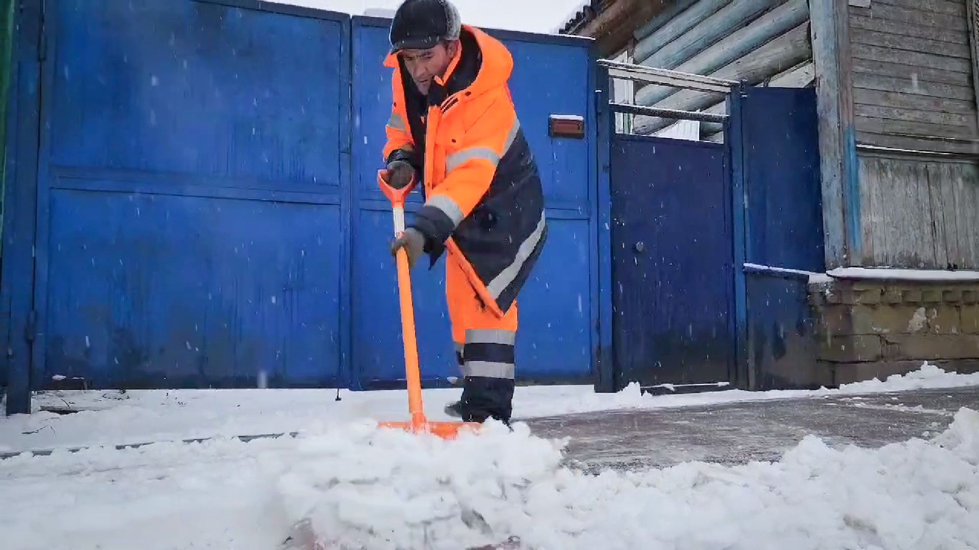 бронницы, ублрка снега в бронницах, устранение снегопада в бронницах,