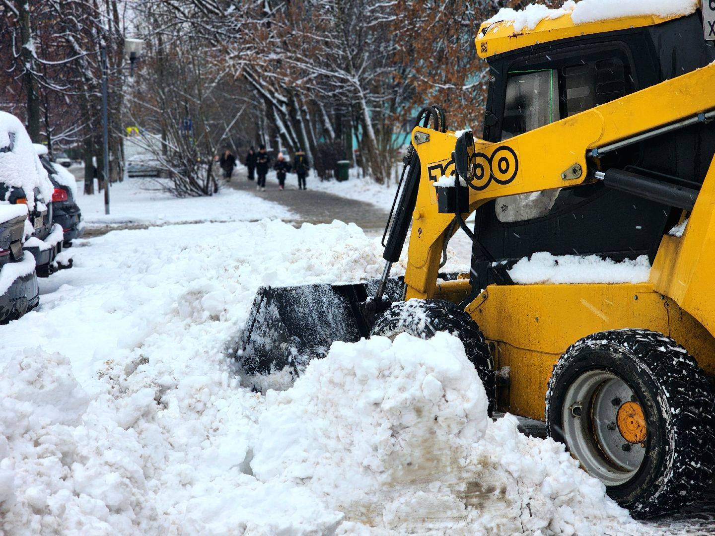 уборка снега, снегопад, техника жкх, зима в  подмосковье,