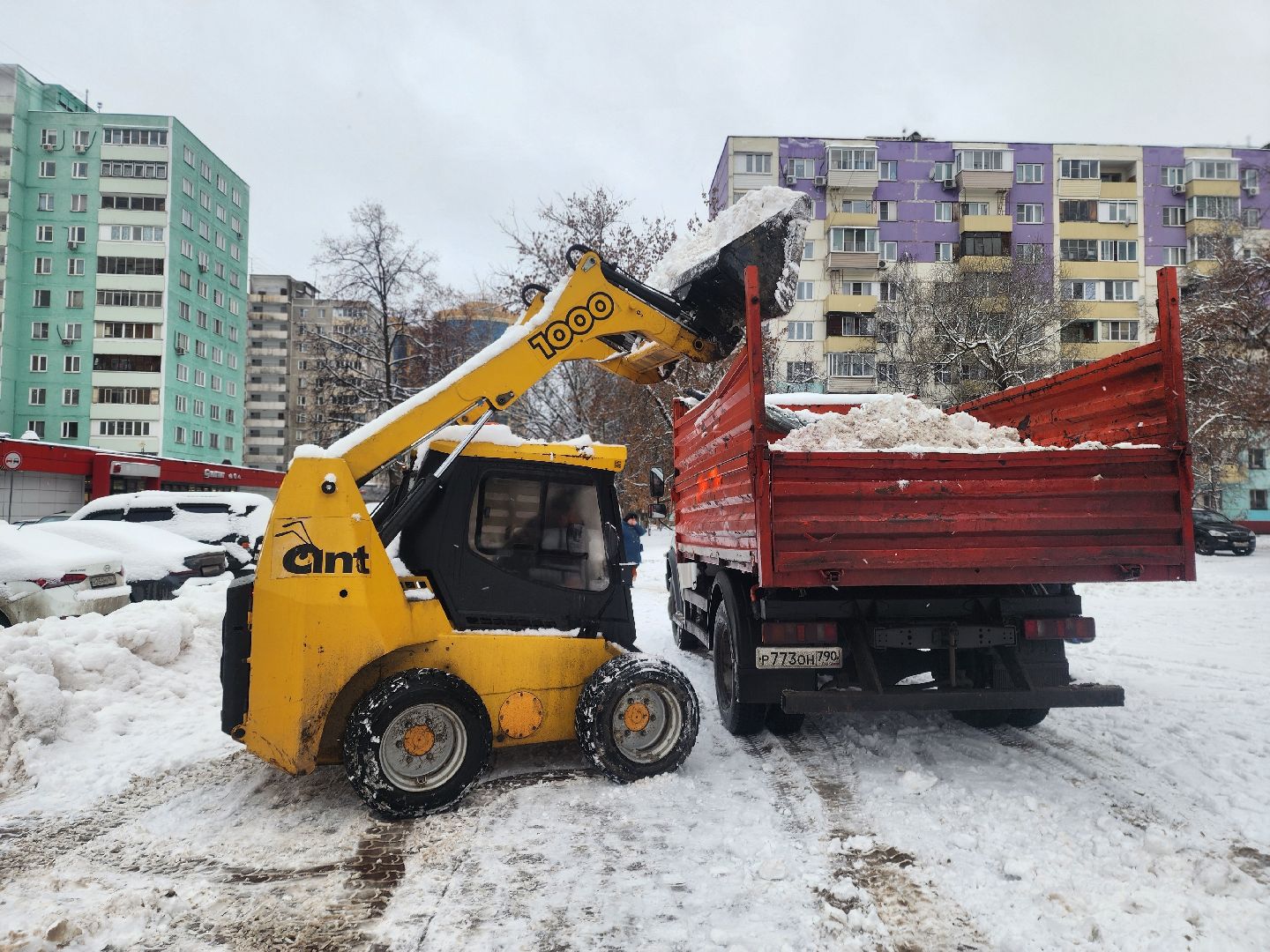 уборка снега, снегопад, техника жкх, зима в  подмосковье,