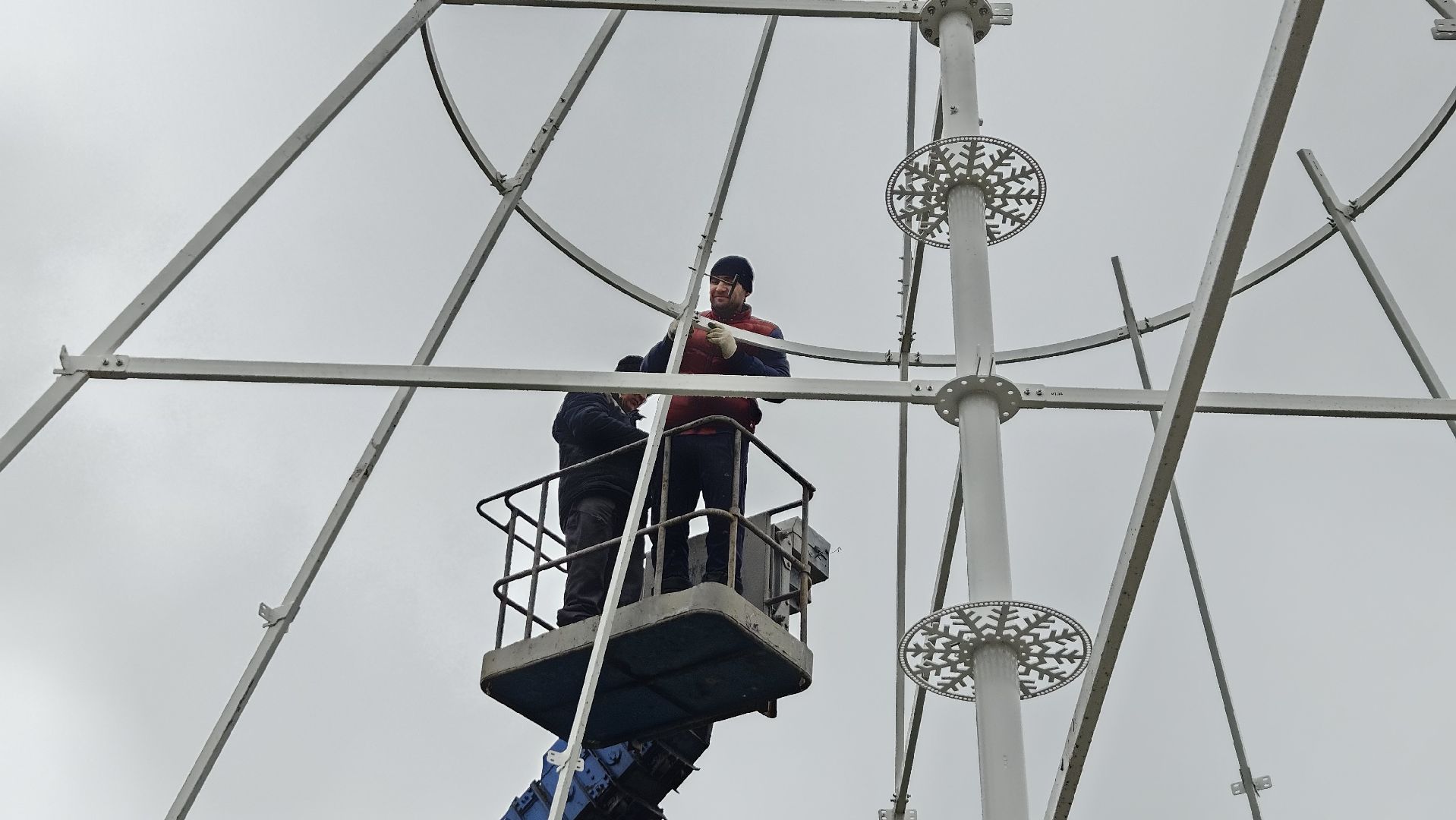 долгопрудный, мбу благоустройство, световые инсталляции, световые конструкции, ёлка, зима в подмосковье 2025, фотозона,