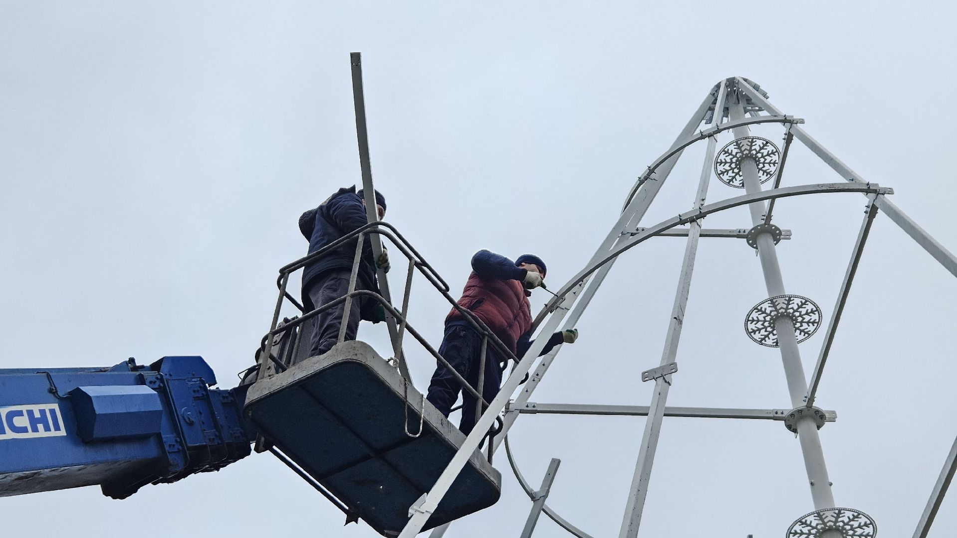 долгопрудный, мбу благоустройство, световые инсталляции, световые конструкции, ёлка, зима в подмосковье 2025, фотозона,