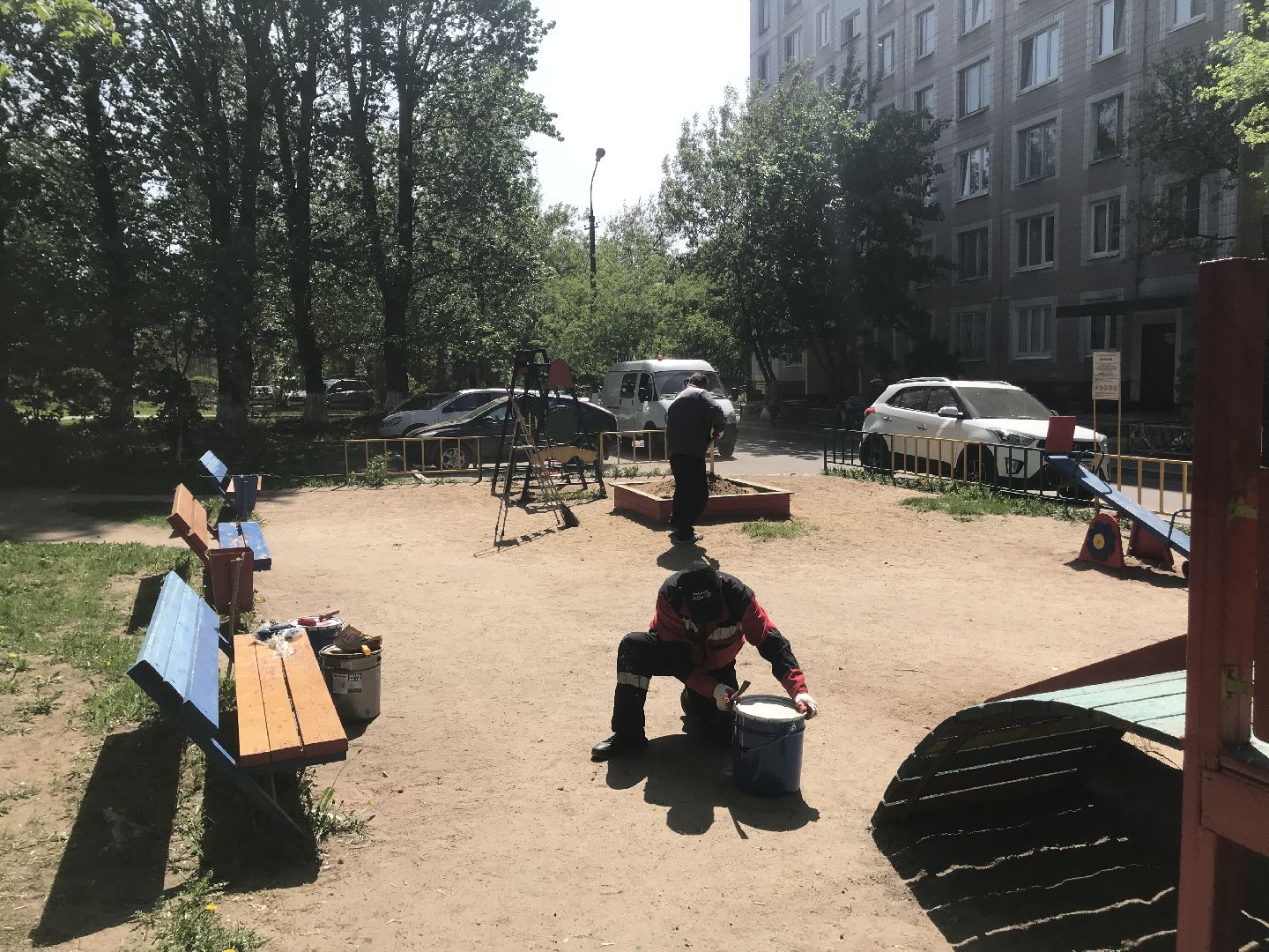 Балашиха, детская площадка, покраска скамеек, песочница, уборка территории, благоустройство, мобильная бригада, весна, порядок, ремонт