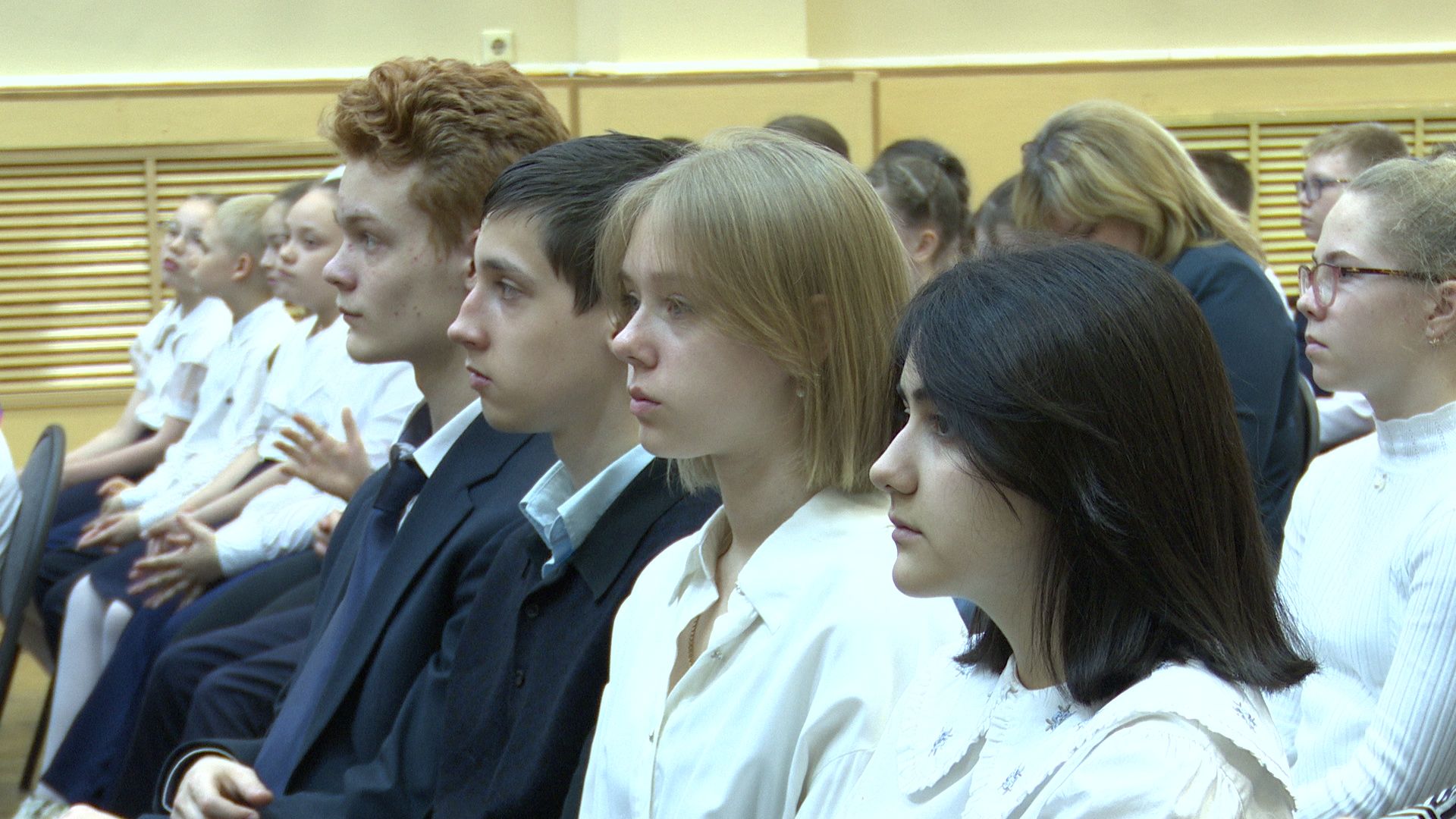 Реутов, Орлята России, Движение первых, патриотизм, галстук, значок, акция, треки