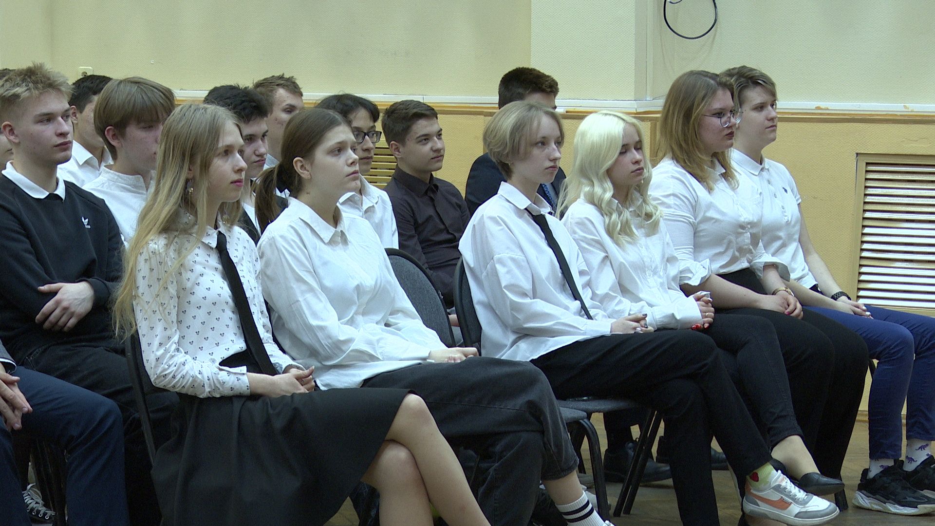 Реутов, Орлята России, Движение первых, патриотизм, галстук, значок, акция, треки