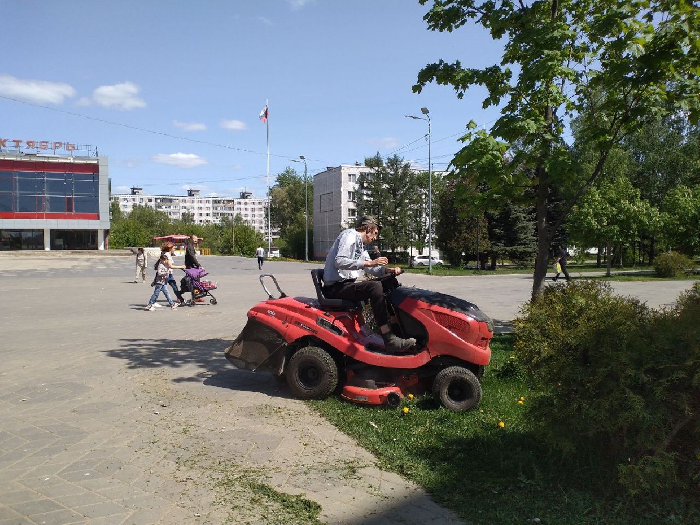 покос травы, благоустройство, Лосино-Петровский