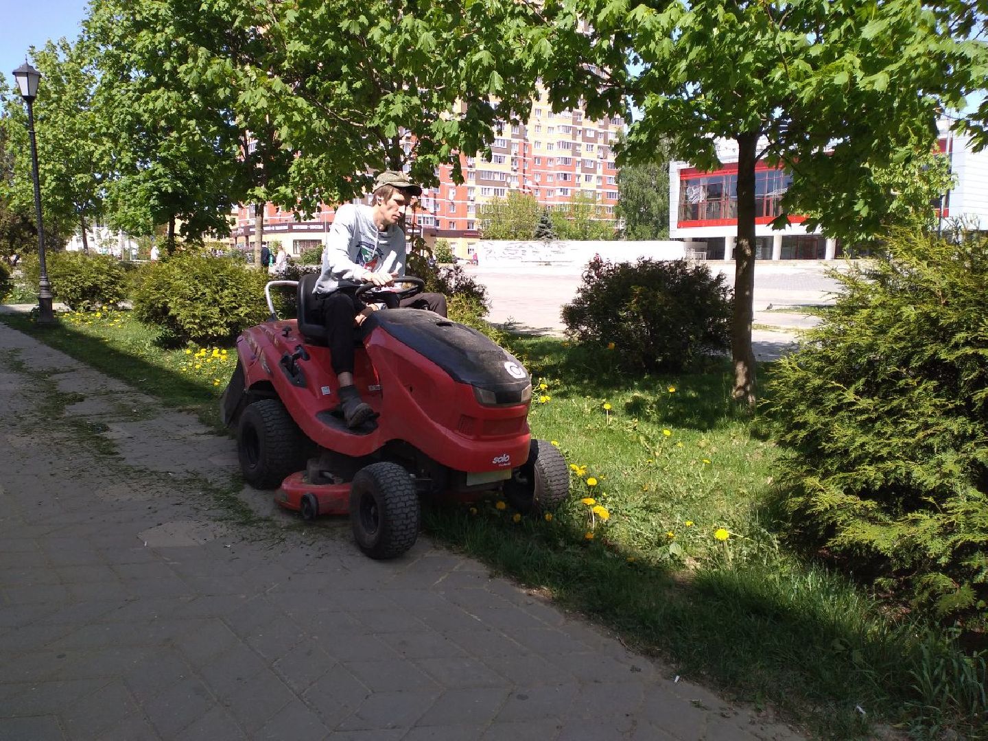 покос травы, благоустройство, Лосино-Петровский