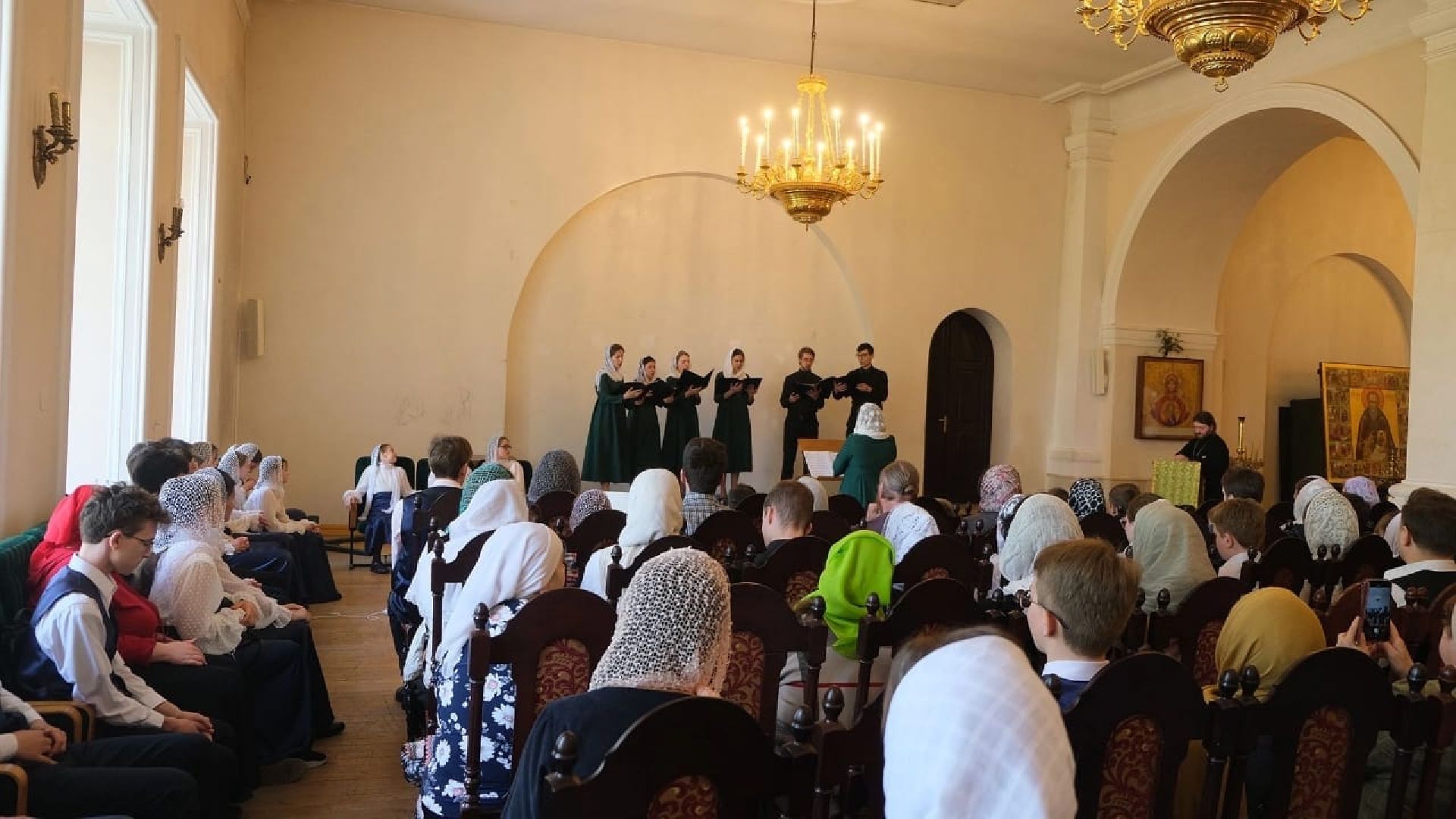 Звенигород, Саввино-Сторожевский монастырь, Благочинный Николай Курдов, фестиваль духовной музыки, молодёжный ансамбль