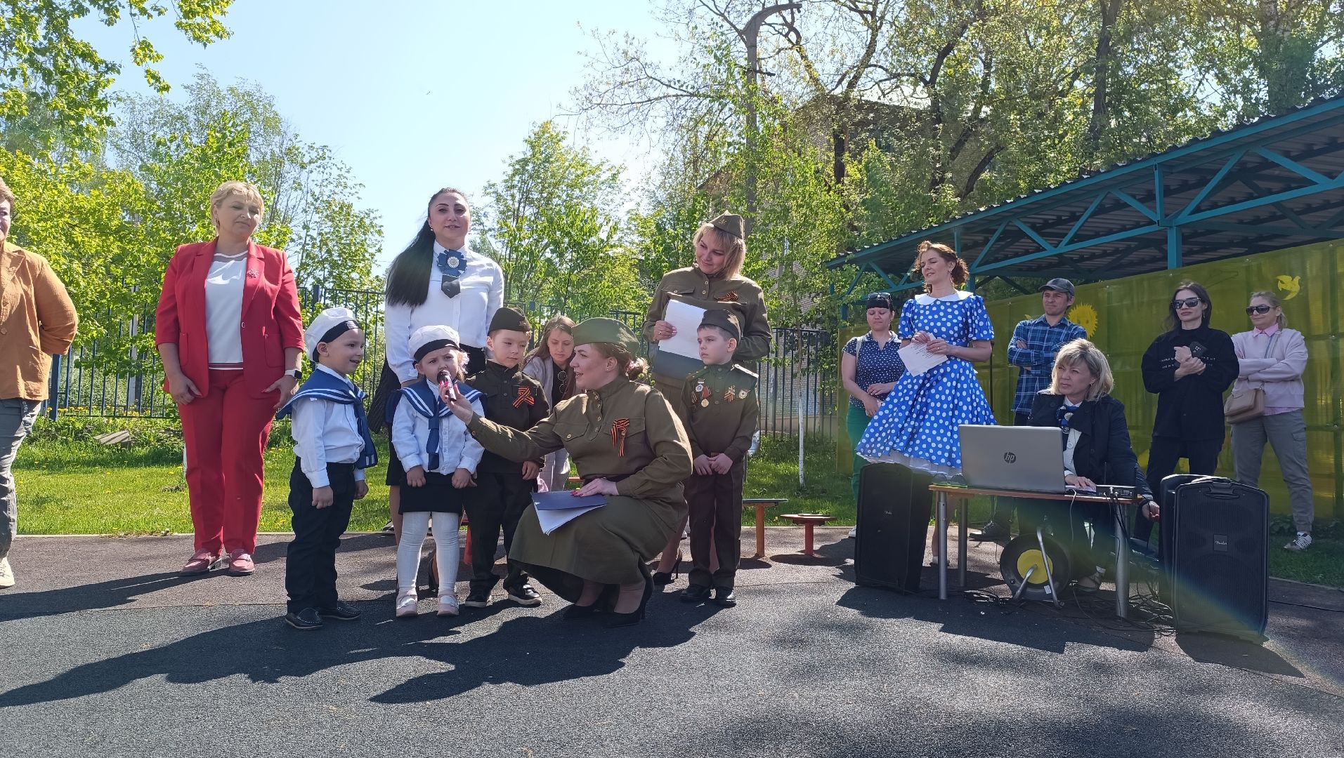 Лобня, образование, парад