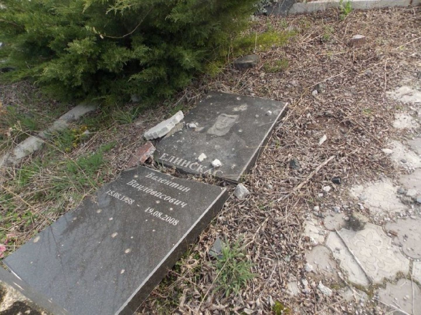 Звенигород, похитители 13 надгробий, кладбищенские воры, уголовное дело, УМВД по Одинцовского городскому округу, вандализм на кладбище