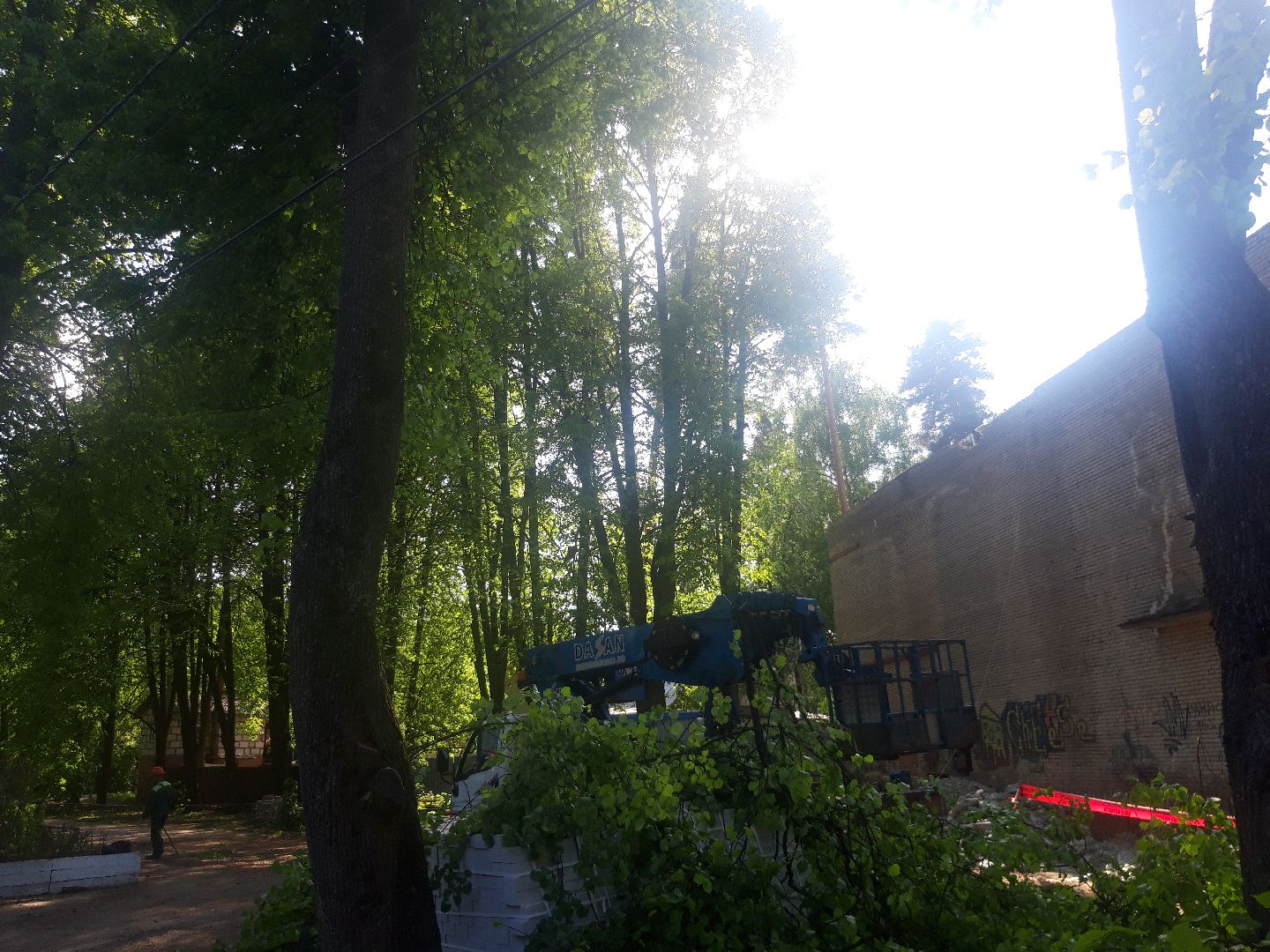 доброе дело, выходи во двор,