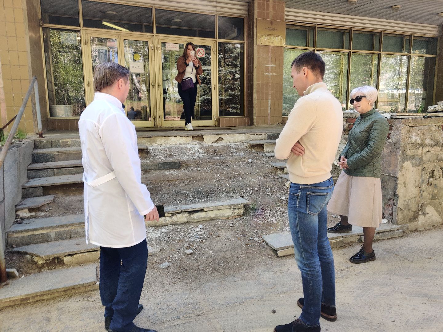 Красноармейск, Пушкинский, вход в стационар, ремонт, благоустройство