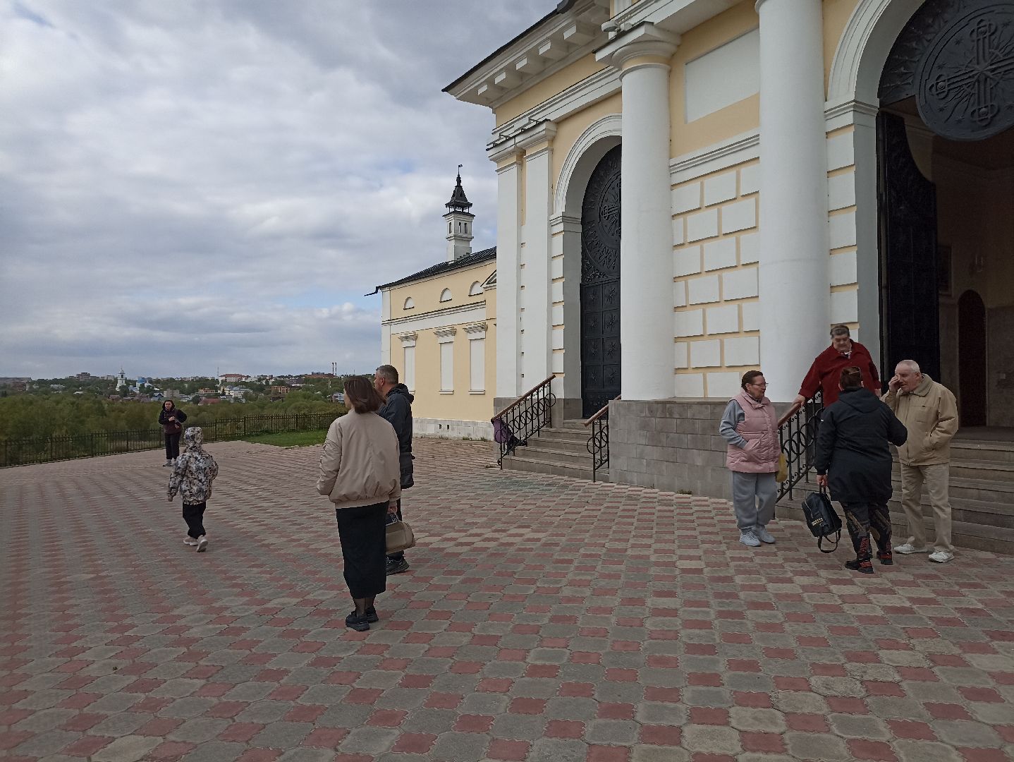 Серпухов, Подмосковье, туризм, монастырь, Нара, река, пруд, туристы