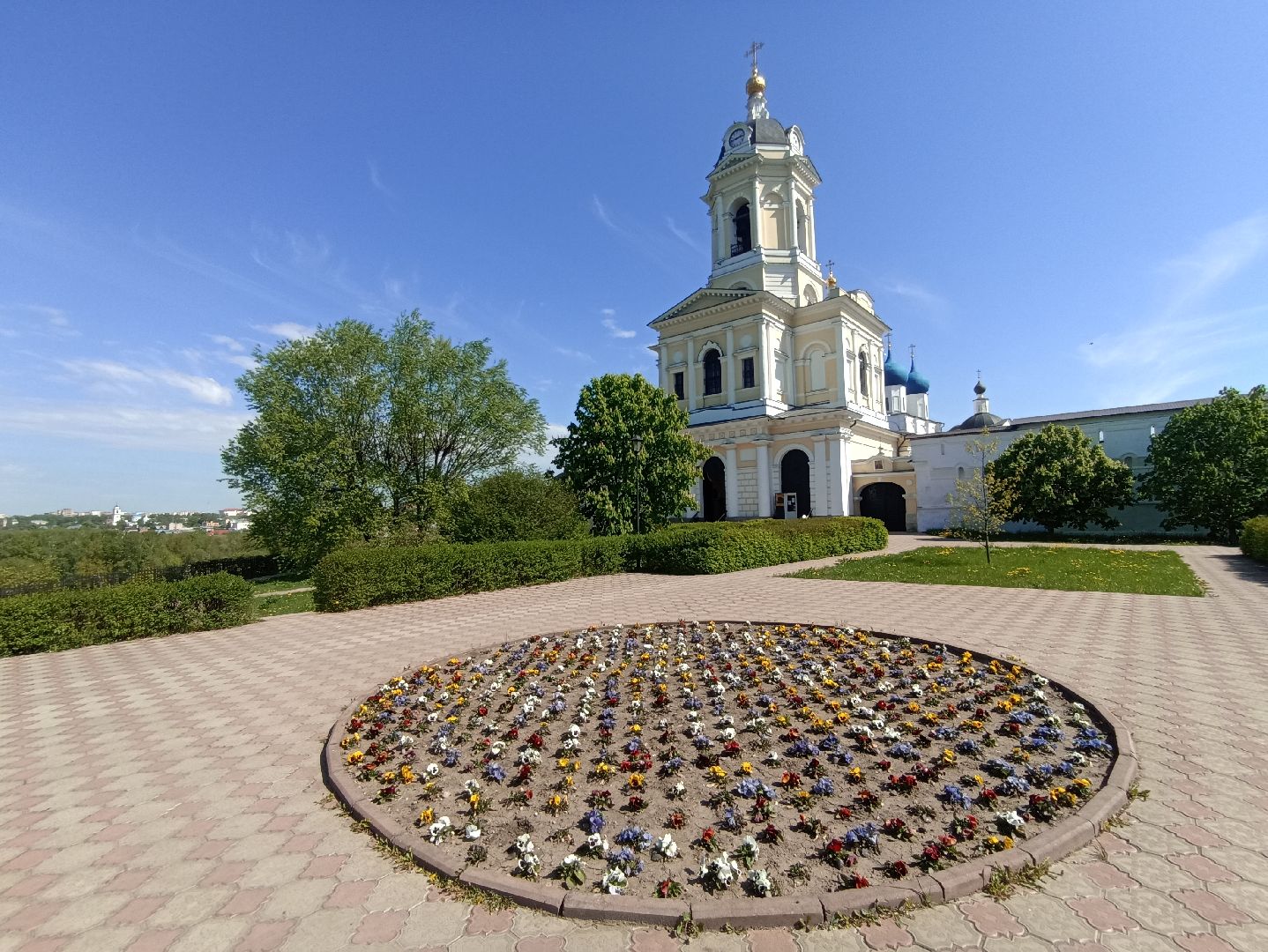 Серпухов, Подмосковья, монастырь, туризм, виолы, природа