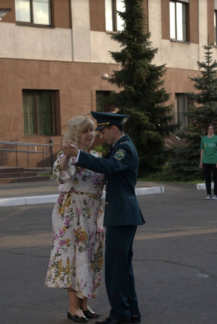 Бал, таможня, студенты, весна