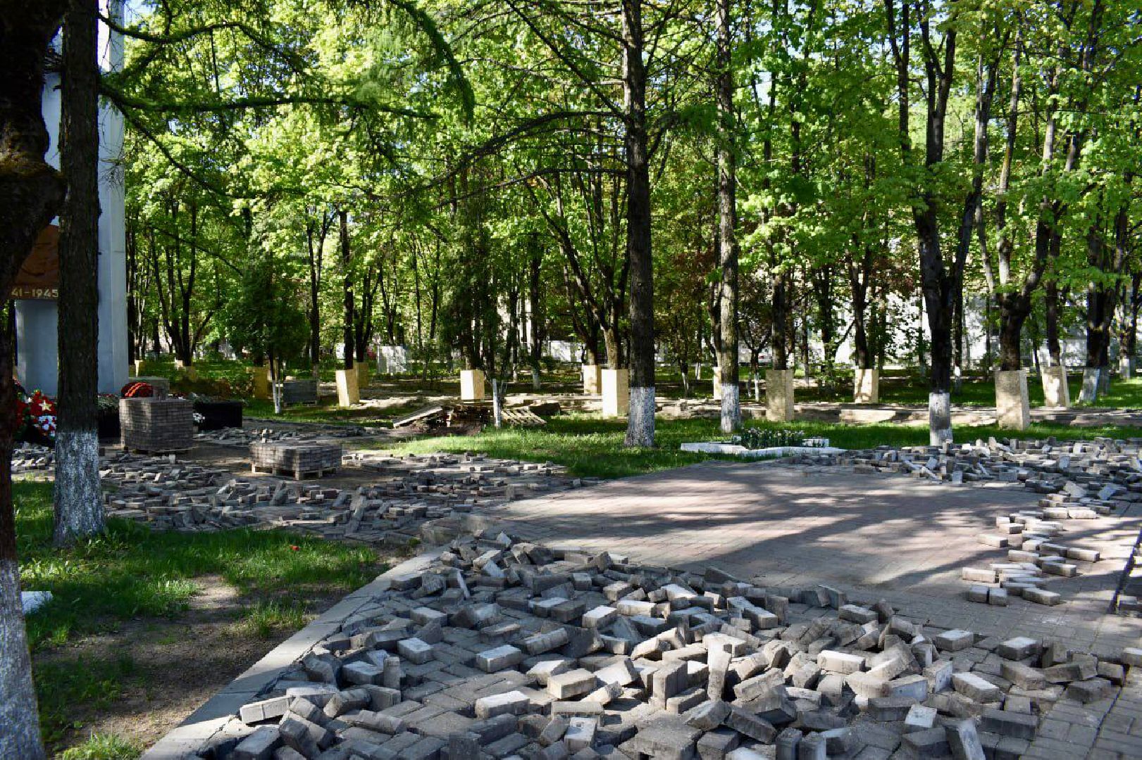 Балашиха, Подмосковье, сквер Победы, памятники, благоустройство, депутаты, Мособлдума, Боевое братство