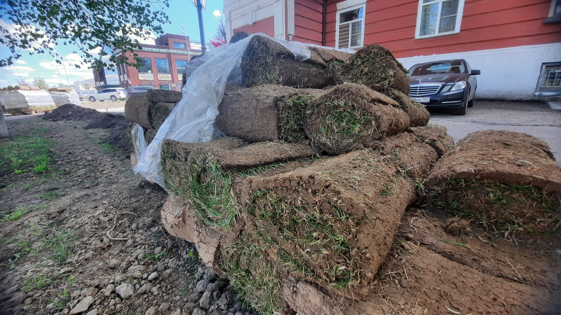 Перемены, Наро-Фоминск, рулонный газон, красота города, благоустройство в Подмосковье й