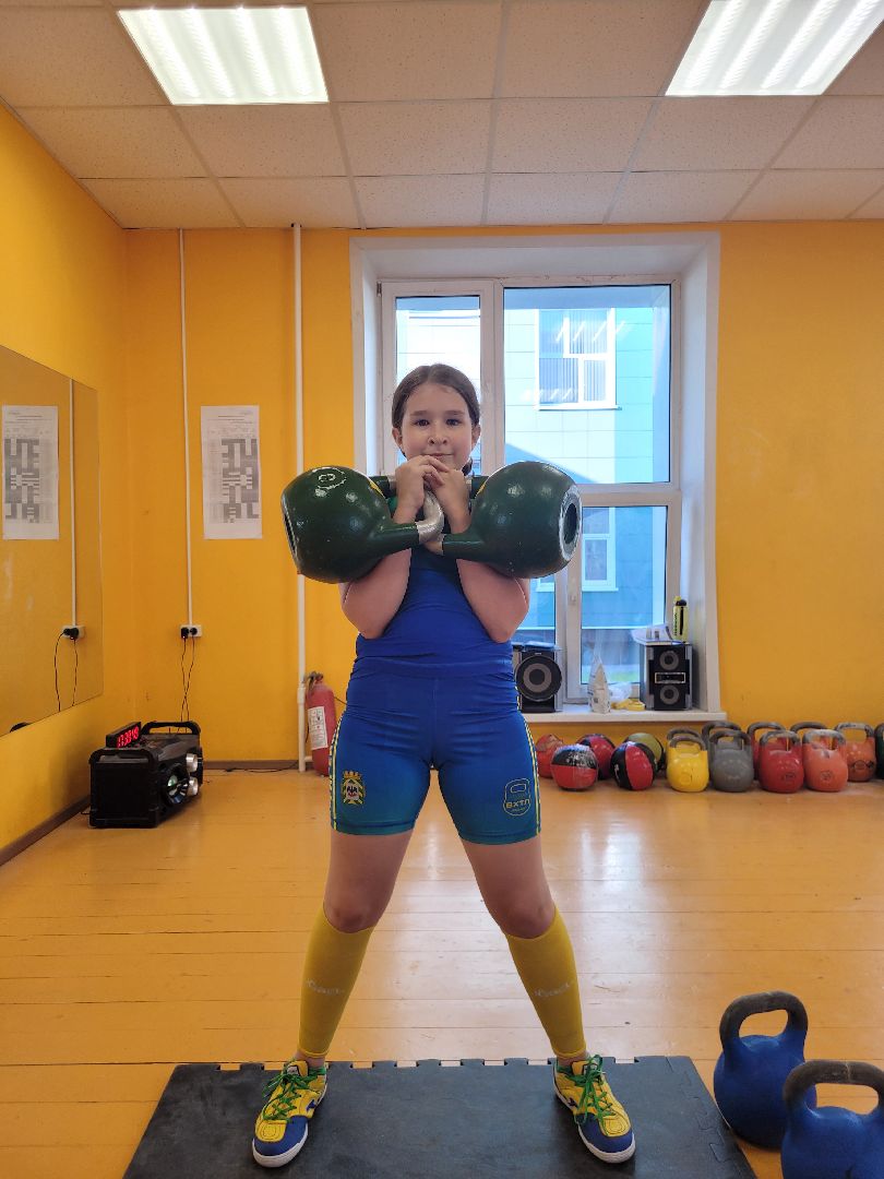 гиревой спорт; видное; успех; дети; рекорд