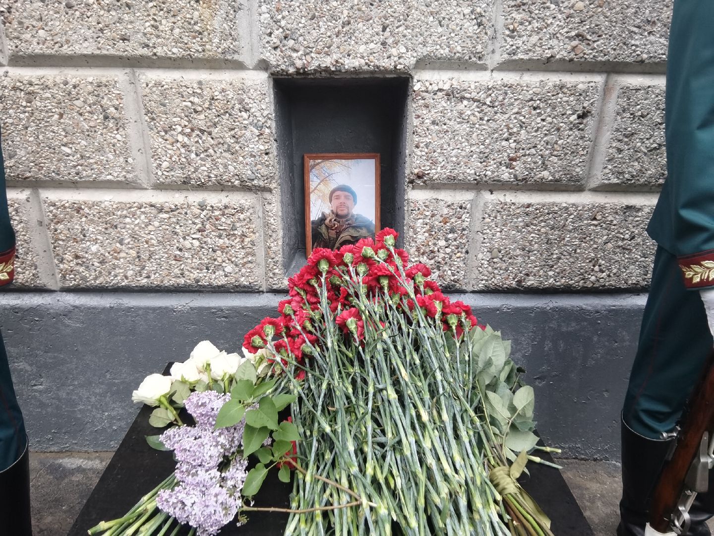 Балашиха, мемориальная доска, военнослужащий в зоне СВО, патриотизм, Орден Мужества