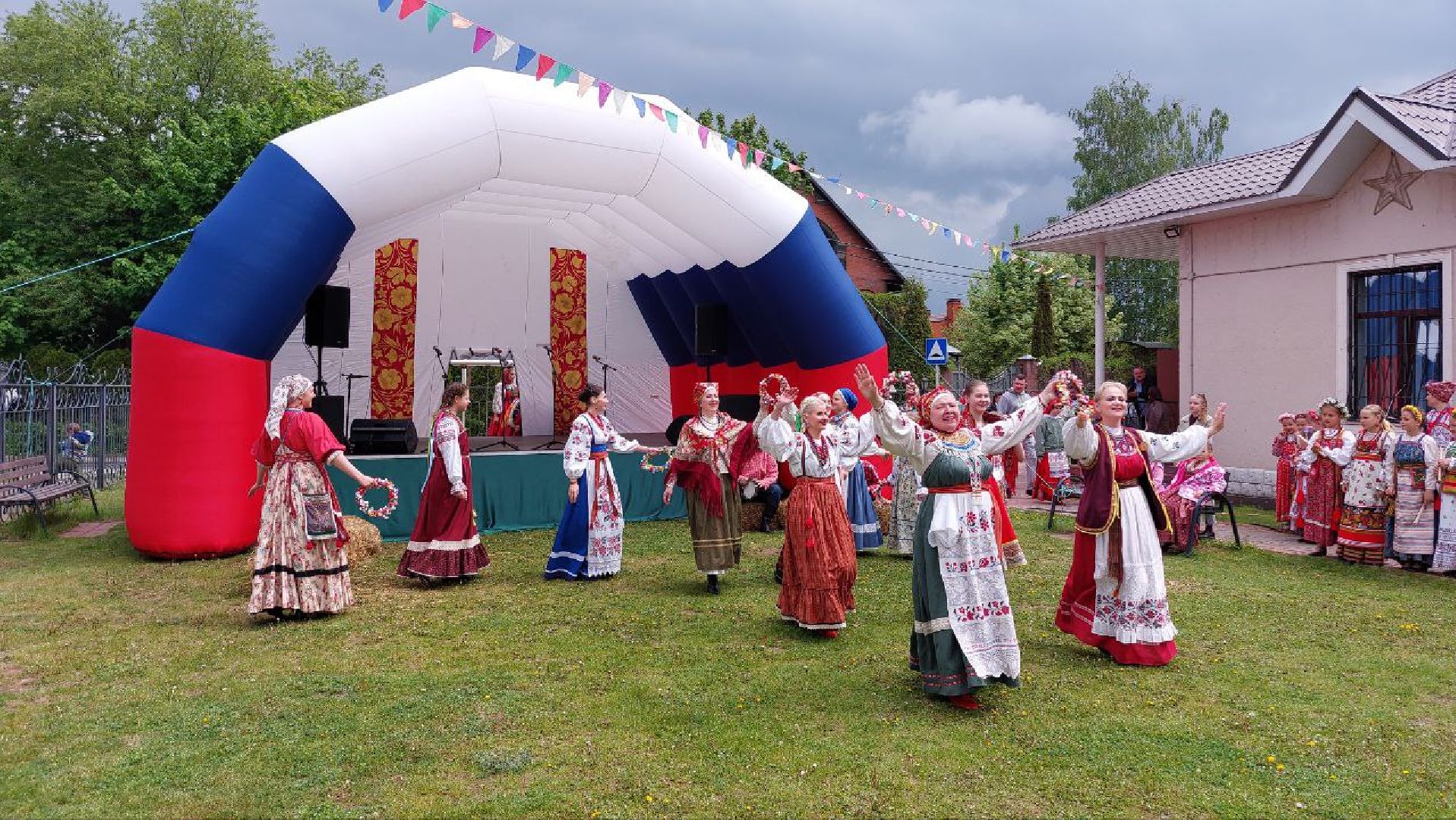 Звенигород, фестиваль фольклора, традиции, Никола Вешний, Аксиньино, Живы традиции Руси, народные гуляния, молодецкие забавы