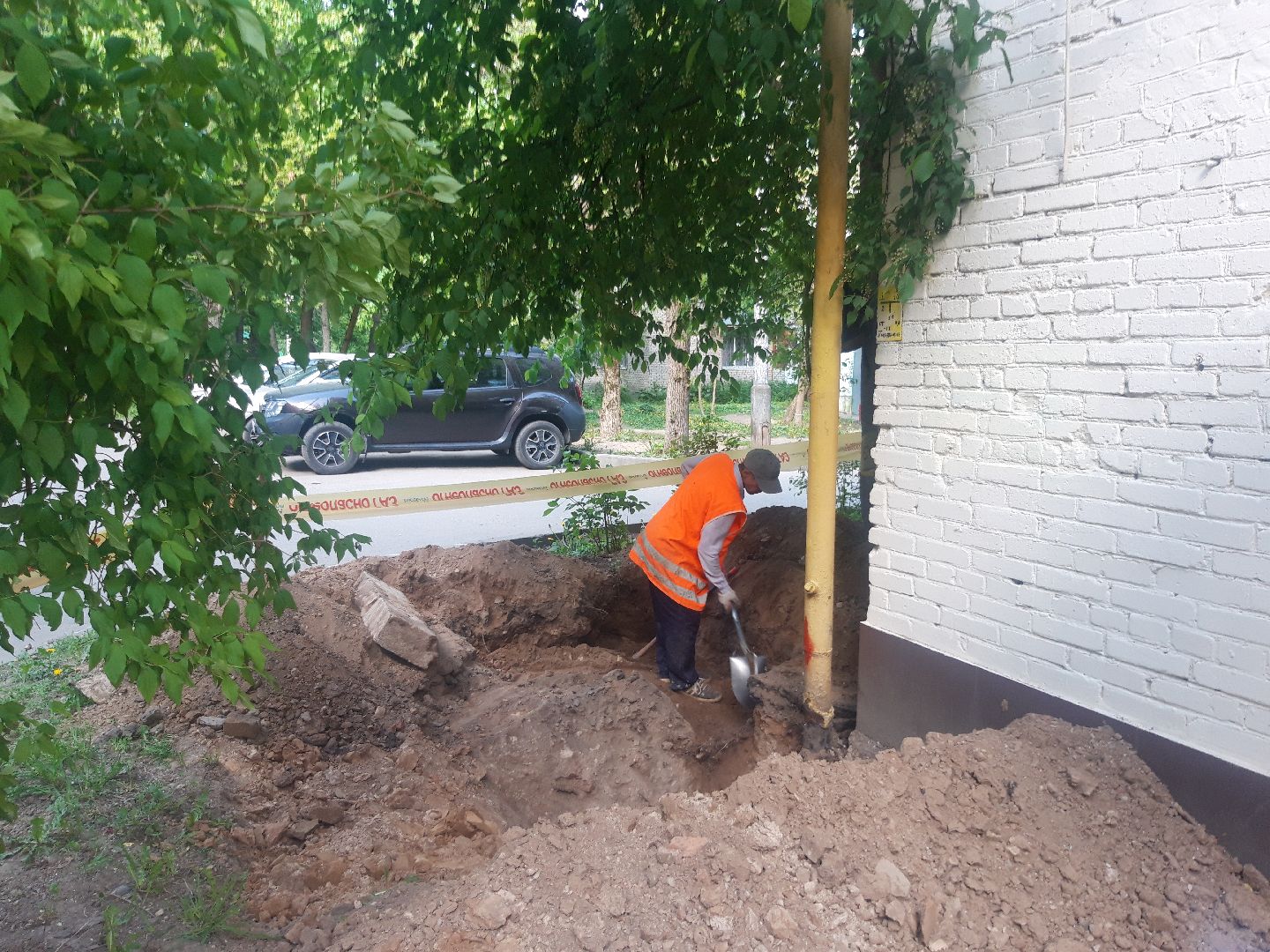 двор, помощь людям,