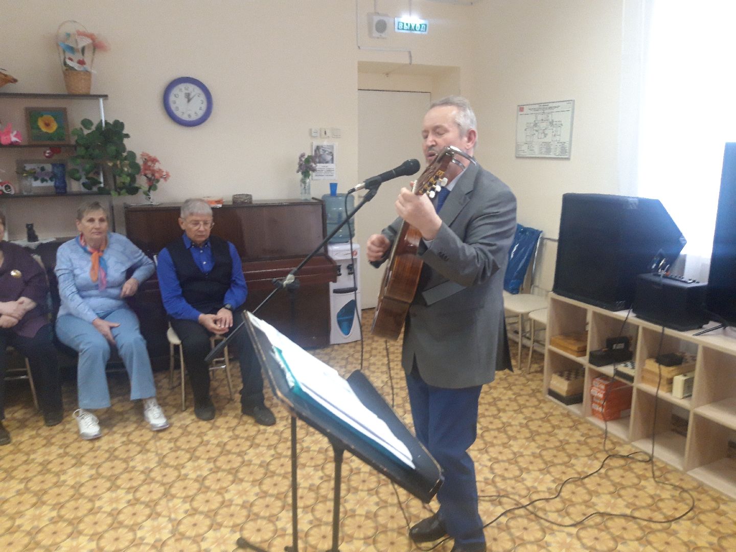 концерт, пенсионеры,