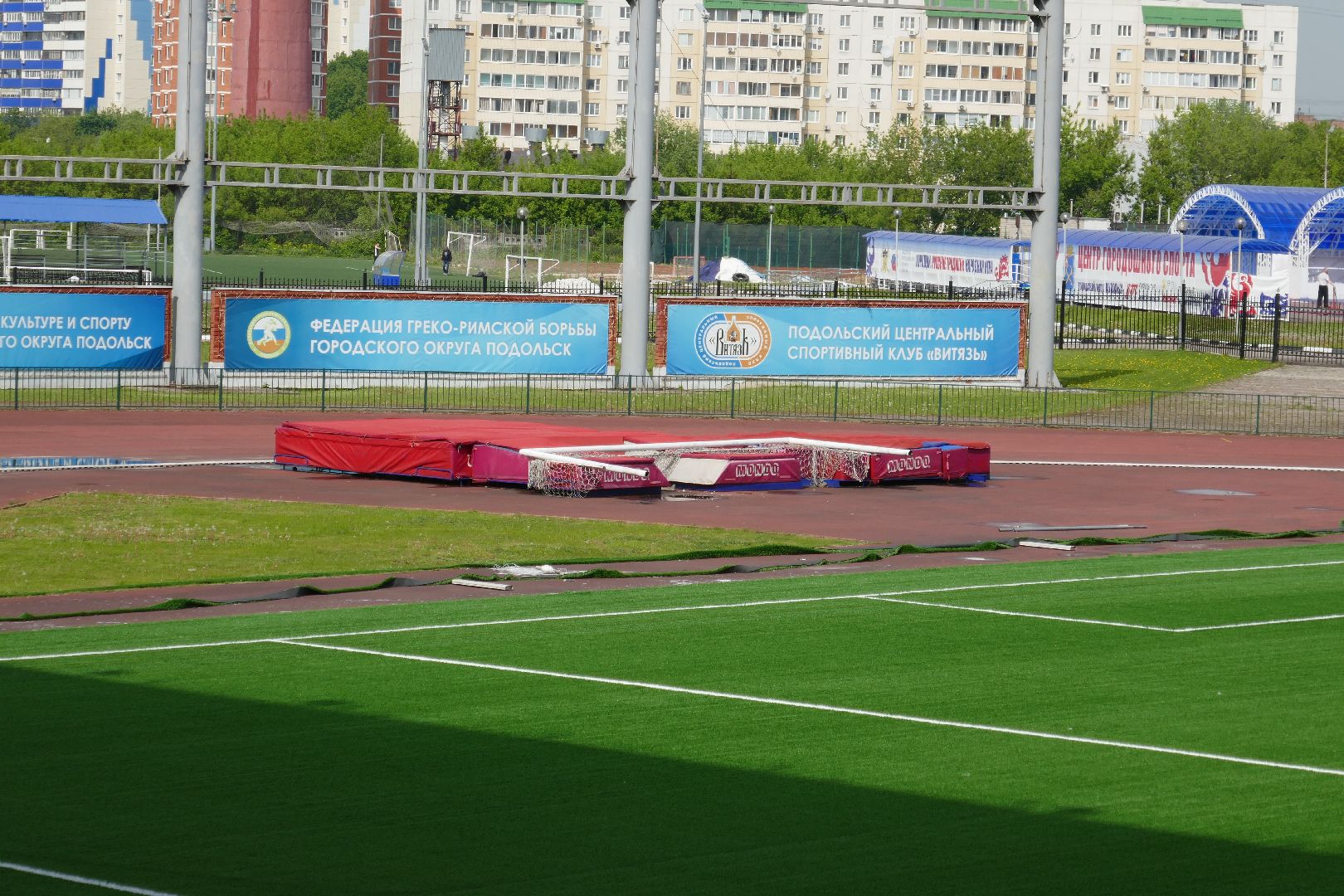 Подольск, спорт, новое покрытие, футбол, газон