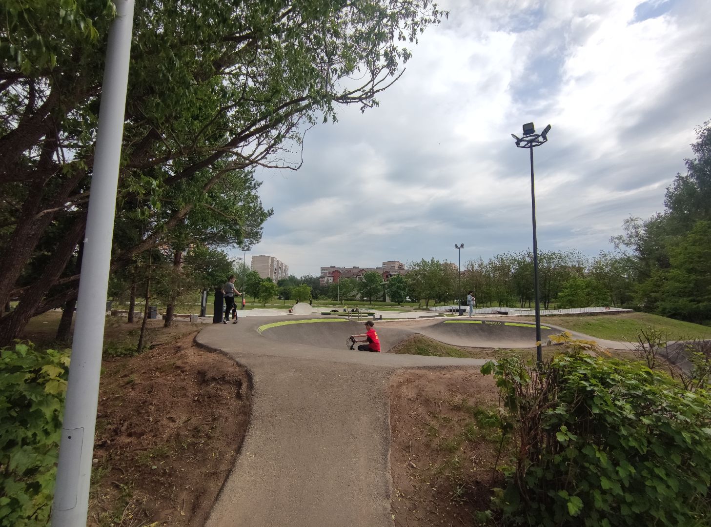 Лавочки, скейт-парк, Сбер, Дубна