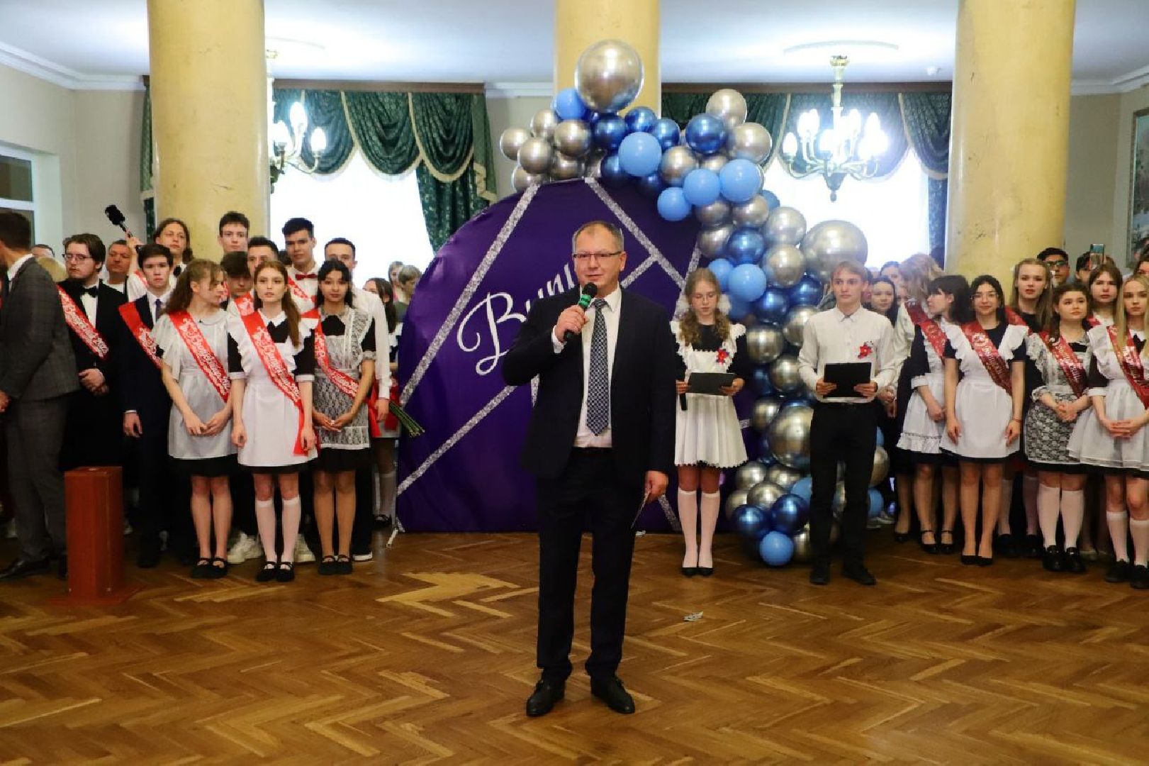 последний звонок, флагманская школа, образование, школьники