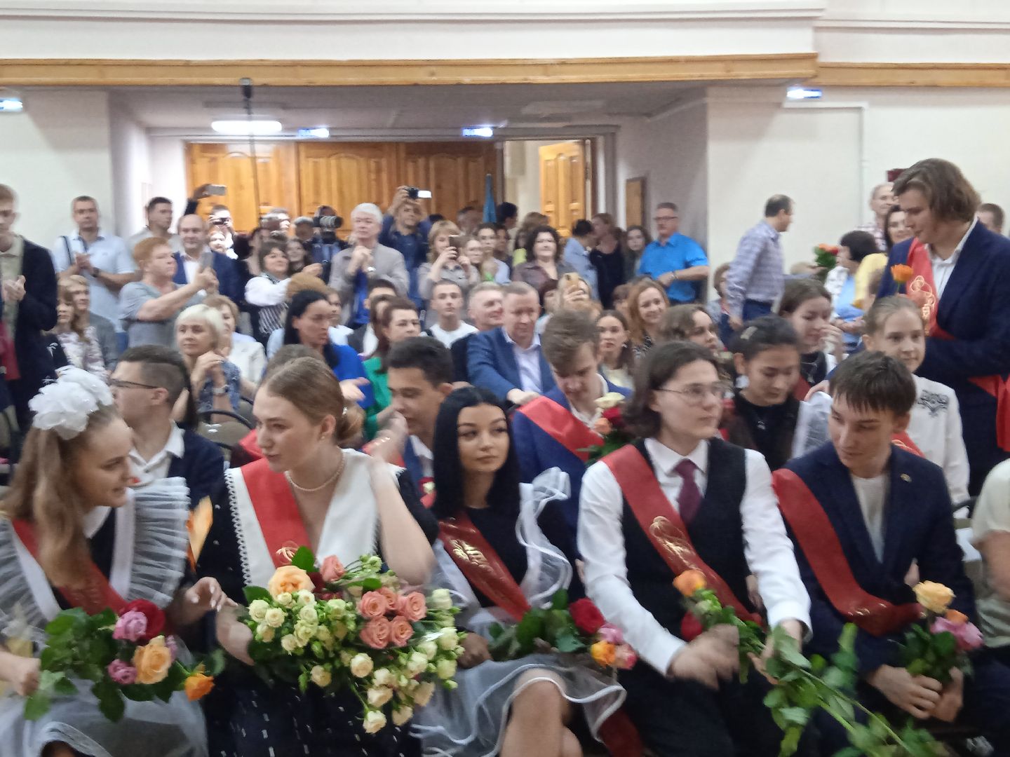 последний, звонок, гимназия, депутат, глава, города