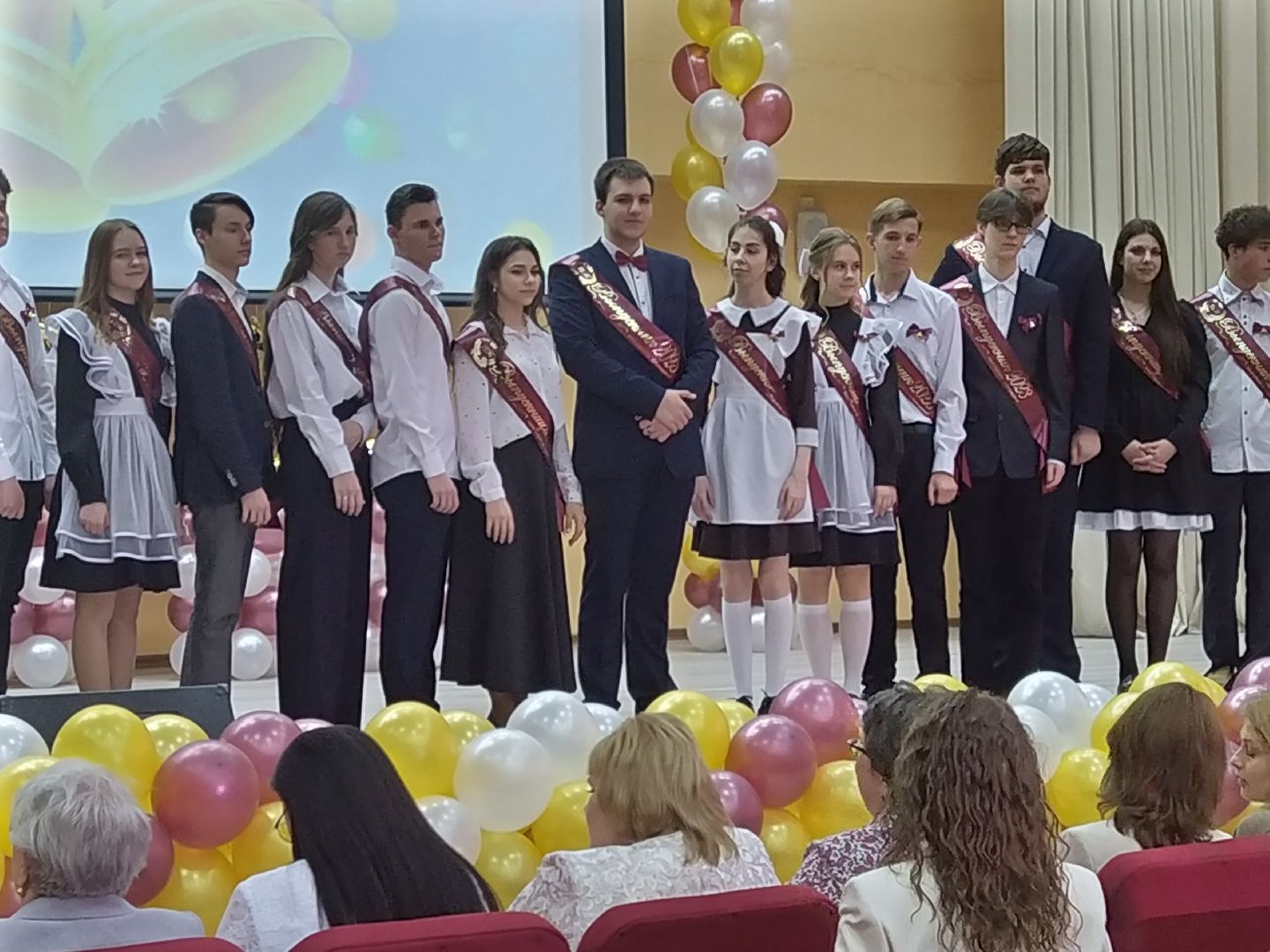 Долгопрудный, последний звонок, выпускник, школа, медали, ЕГЭ