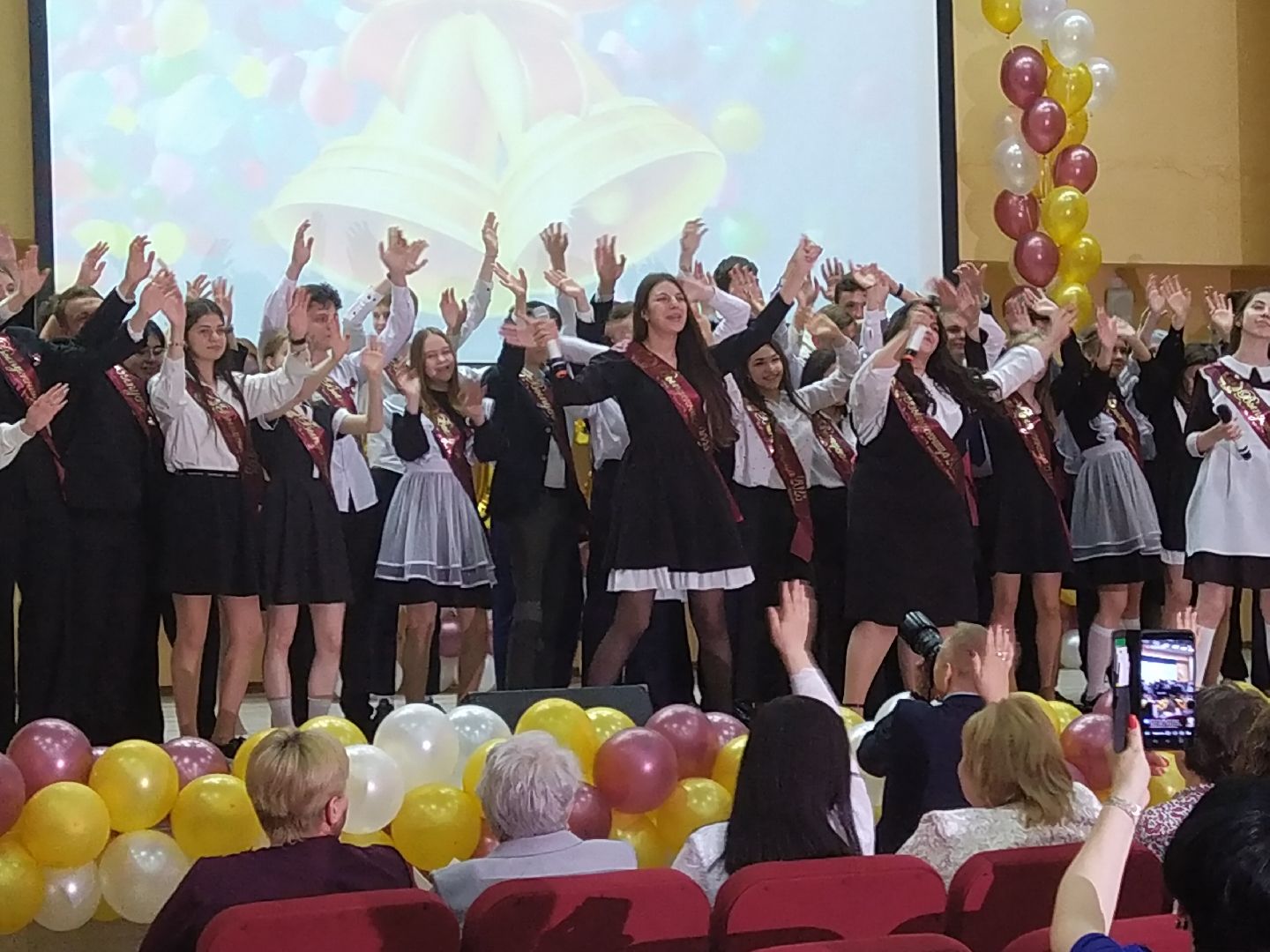 Долгопрудный, последний звонок, выпускник, школа, медали, ЕГЭ