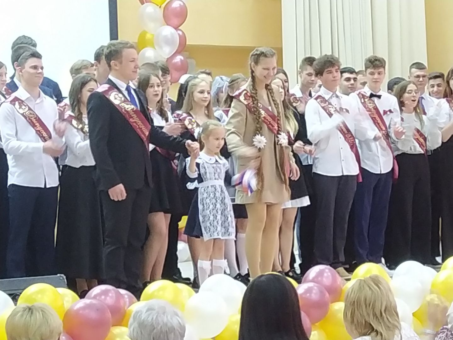 Долгопрудный, последний звонок, выпускник, школа, медали, ЕГЭ