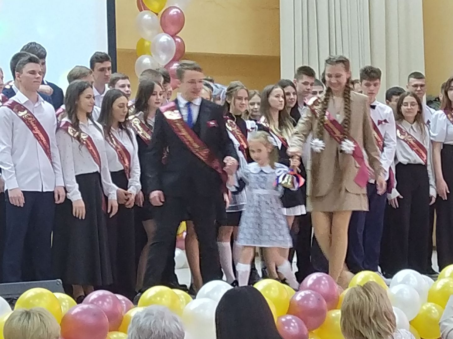 Долгопрудный, последний звонок, выпускник, школа, медали, ЕГЭ