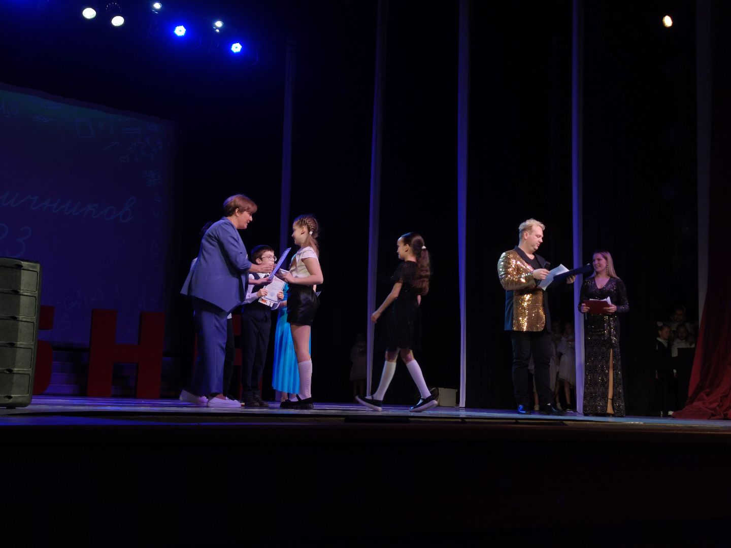 Выпускники, начальная школа, отличники, дети, школьники, Дубна