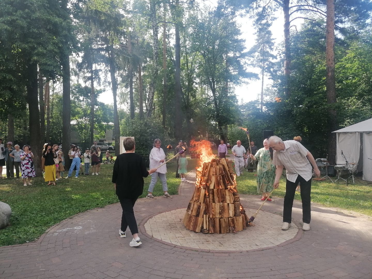 короле
