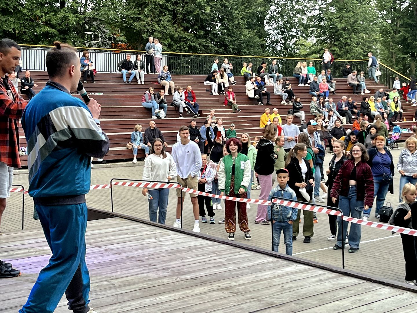 выход